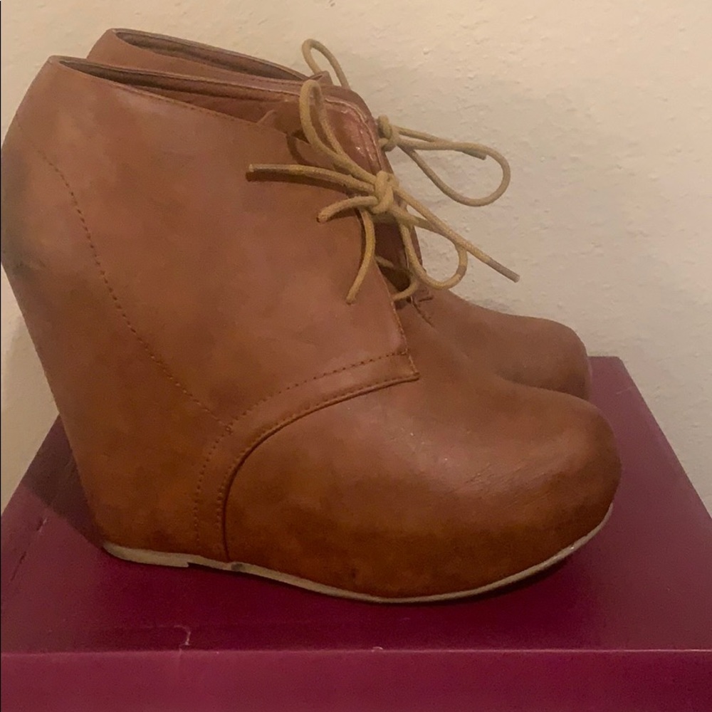 Boots - Picture 1 of 3